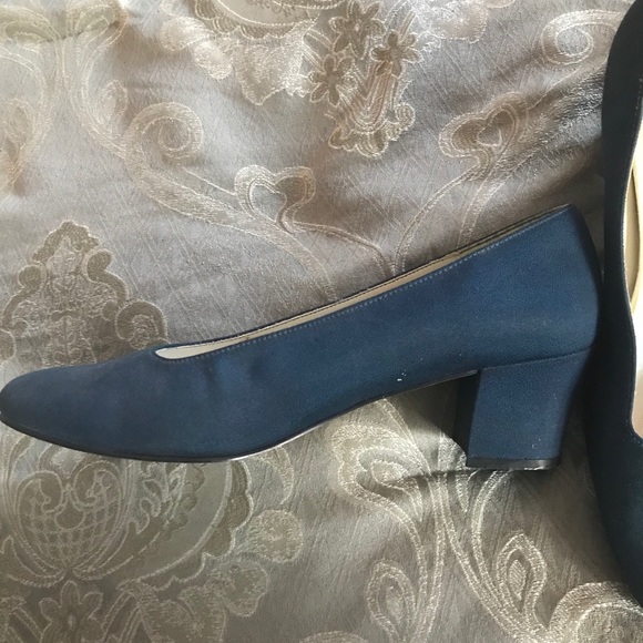 Heels - Picture 1 of 3